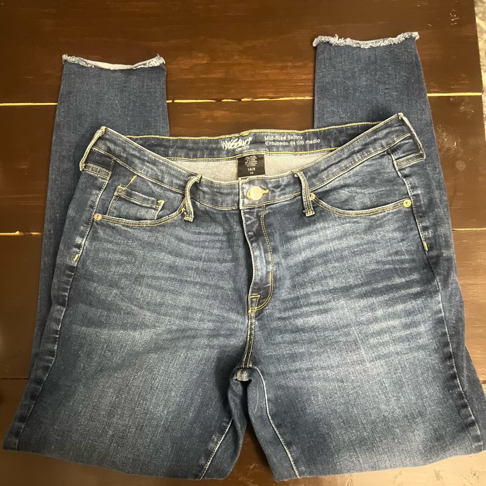 Mossimo Denim- Mid Rise Skinny